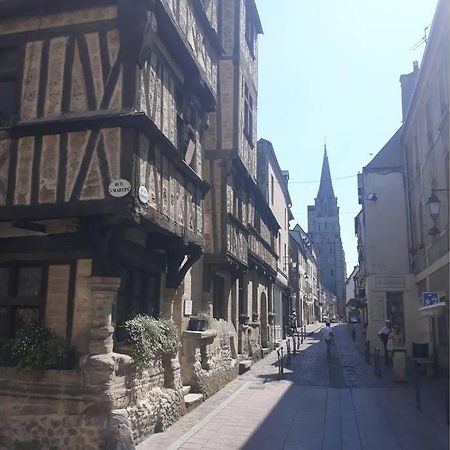 Au Coeur Du Vieux Bayeux, Logement De Charme Apartment Exterior photo